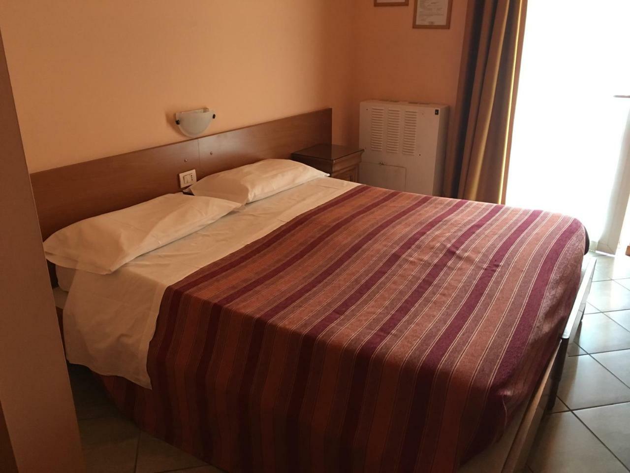 Hotel Il Pino Garlasco Ngoại thất bức ảnh