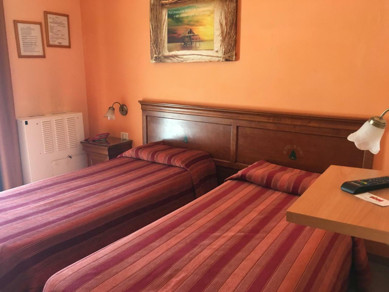 Hotel Il Pino Garlasco Ngoại thất bức ảnh